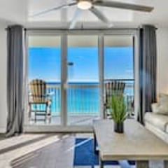 Pelican Beach Resort Unit 1109